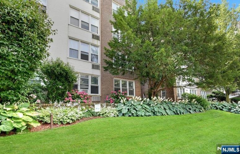 $400,000 Condo