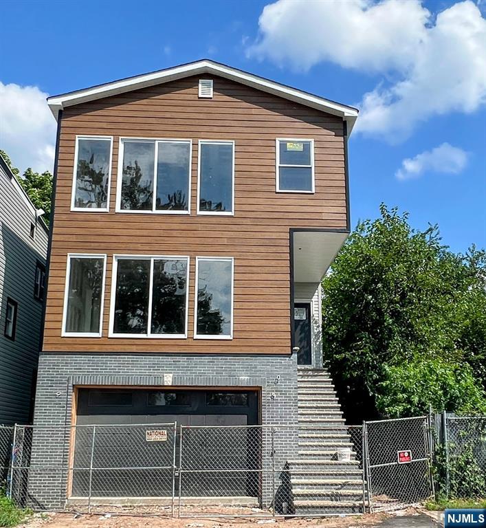 Homes for sale in Newark, NJ | 162 S 12th St, Newark, NJ 07107 | MLS# 25028266