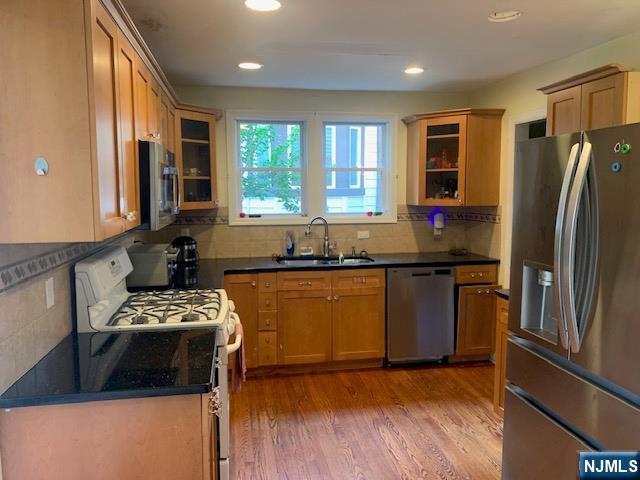 Homes for sale in Teaneck, NJ | 166 Herrick Ave, Teaneck, NJ 07605 | MLS# 25028284