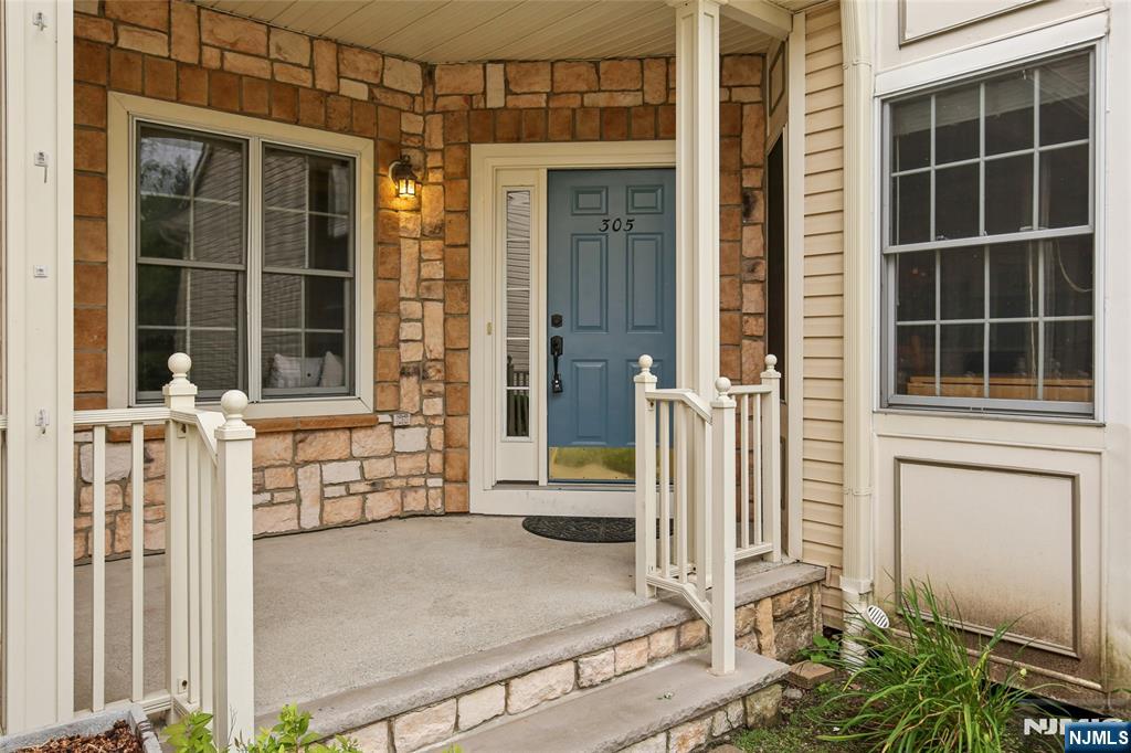 Homes for sale in Livingston, NJ | 305 Binghampton Ln, Livingston, NJ 07039 | MLS# 25028291