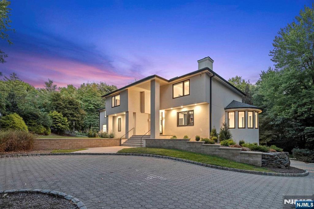 Homes for sale in Cresskill, NJ | 1 Lambs Ln, Cresskill, NJ 07626 | MLS# 25028325