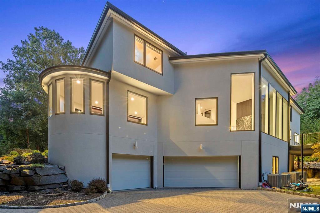 Homes for sale in Cresskill, NJ | 1 Lambs Ln, Cresskill, NJ 07626 | MLS# 25028325