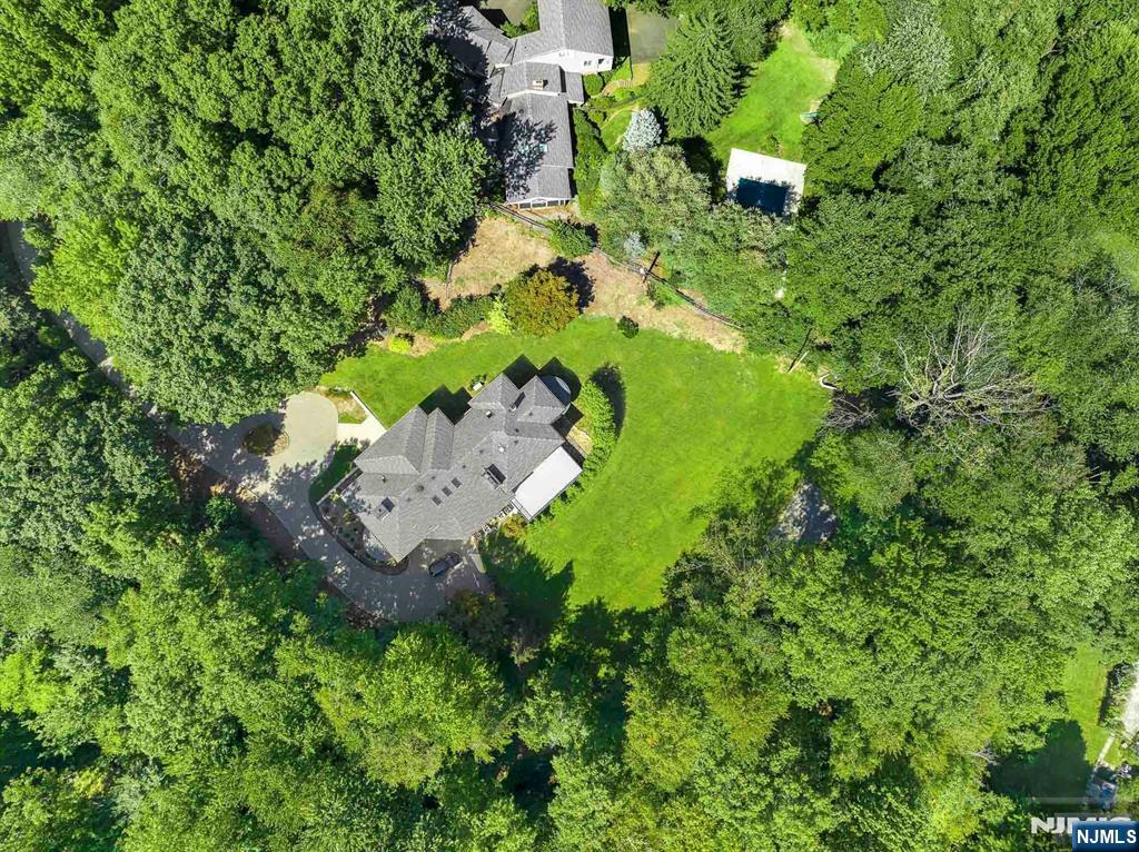 Homes for sale in Cresskill, NJ | 1 Lambs Ln, Cresskill, NJ 07626 | MLS# 25028325