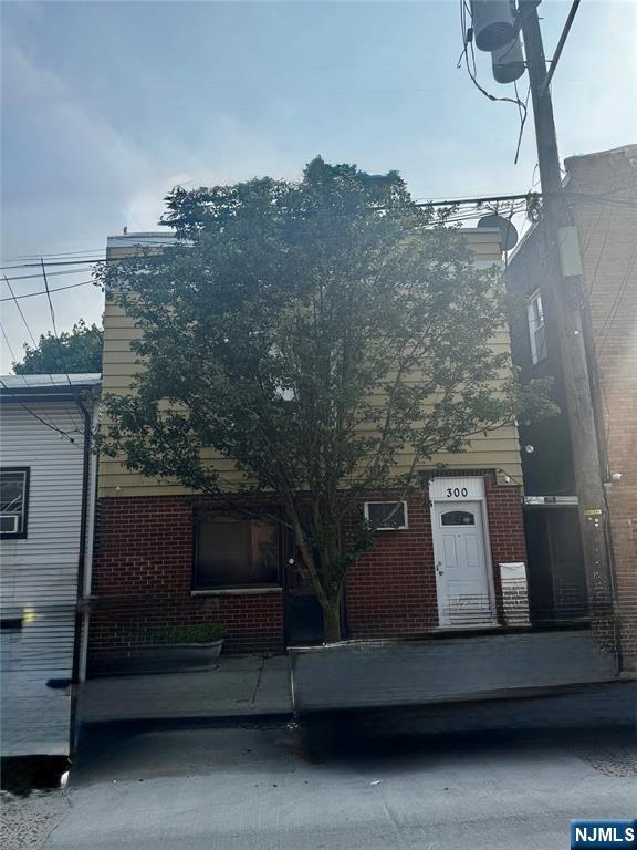 Homes for sale in Fairview, NJ | 300 Delano Pl, Fairview, NJ 07022 | MLS# 25028328