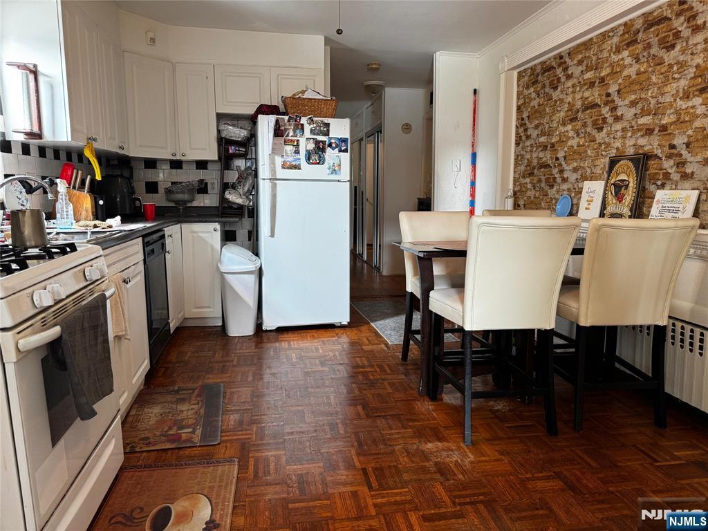 Homes for sale in Fairview, NJ | 300 Delano Pl, Fairview, NJ 07022 | MLS# 25028328