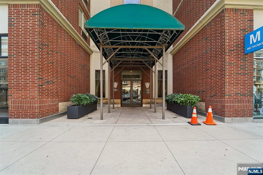 Homes for sale in Edgewater, NJ | 5311 City Pl #5311, Edgewater, NJ 07020 | MLS# 25028353