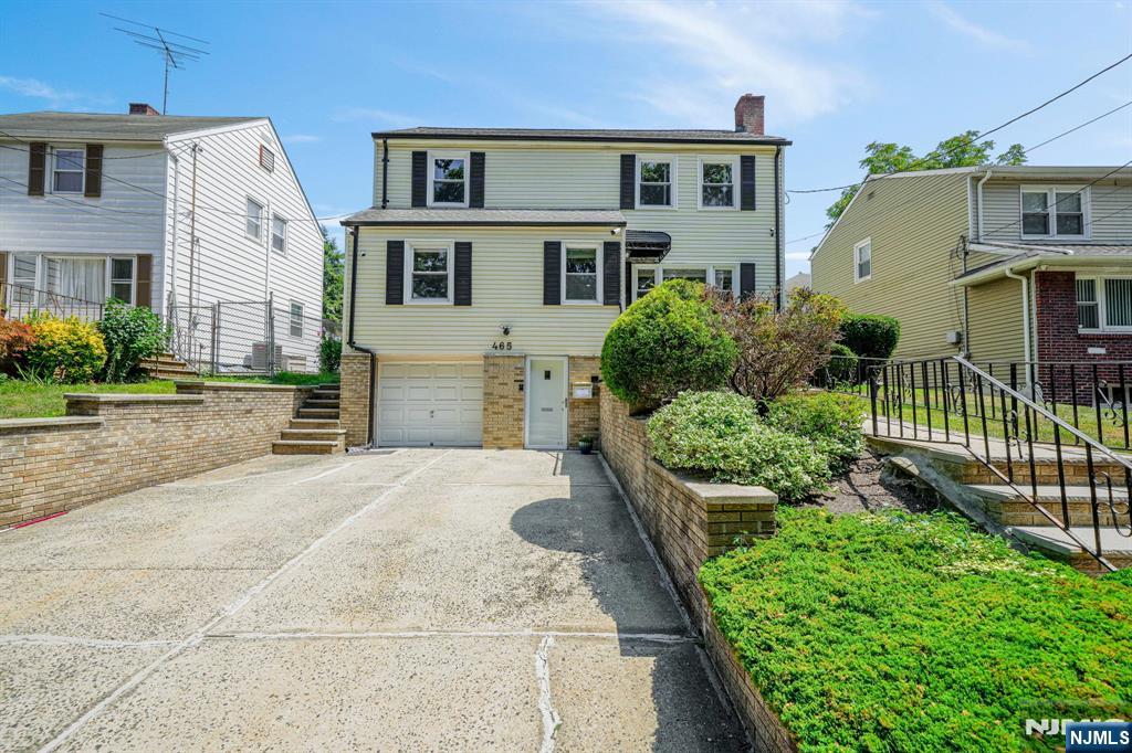 $650,000 Colonial
