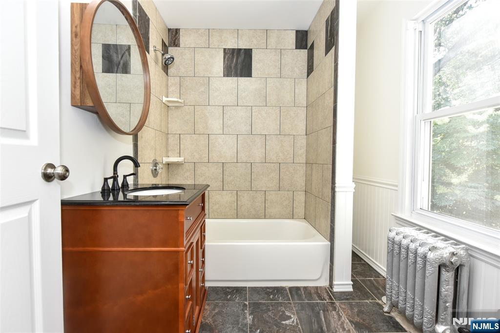 FULL BATH WITH SHOWER OVER TUB