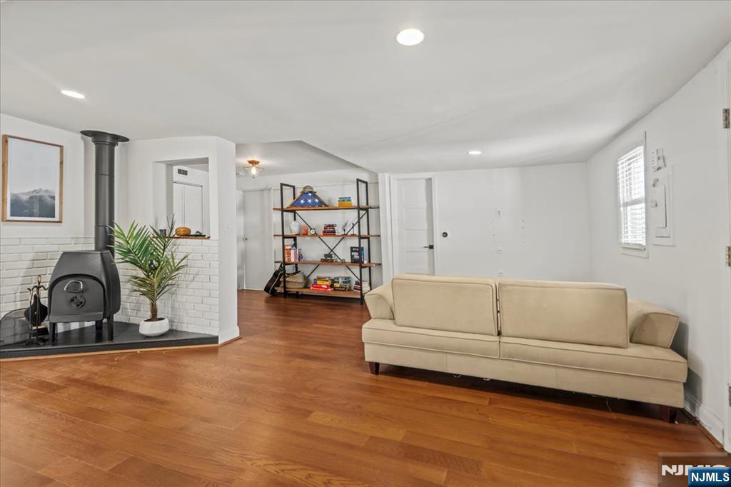 Homes for sale in Wayne, NJ | 15 Dalewood Rd, Wayne, NJ 07470 | MLS# 25028547