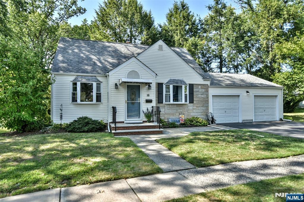 Homes for sale in Fair Lawn, NJ | 16 Van Saun Pl, Fair Lawn, NJ 07410 | MLS# 25028552