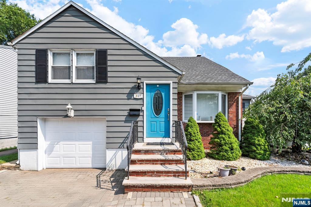 Homes for sale in Linden, NJ | 617 Livingston Rd, Linden, NJ 07036 | MLS# 25028612