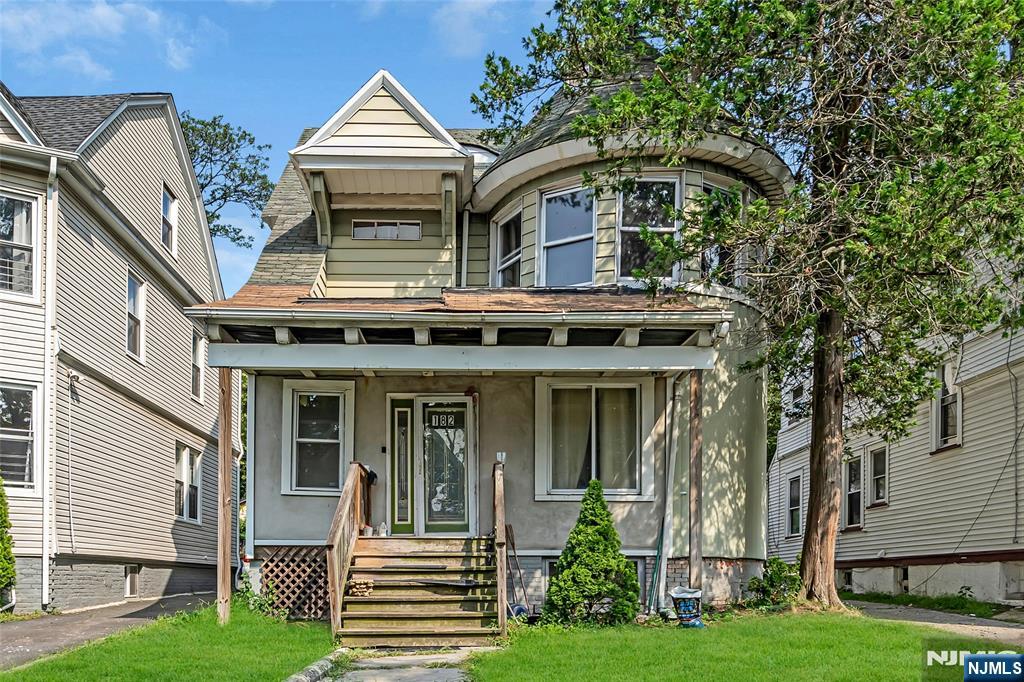 $374,800 Colonial