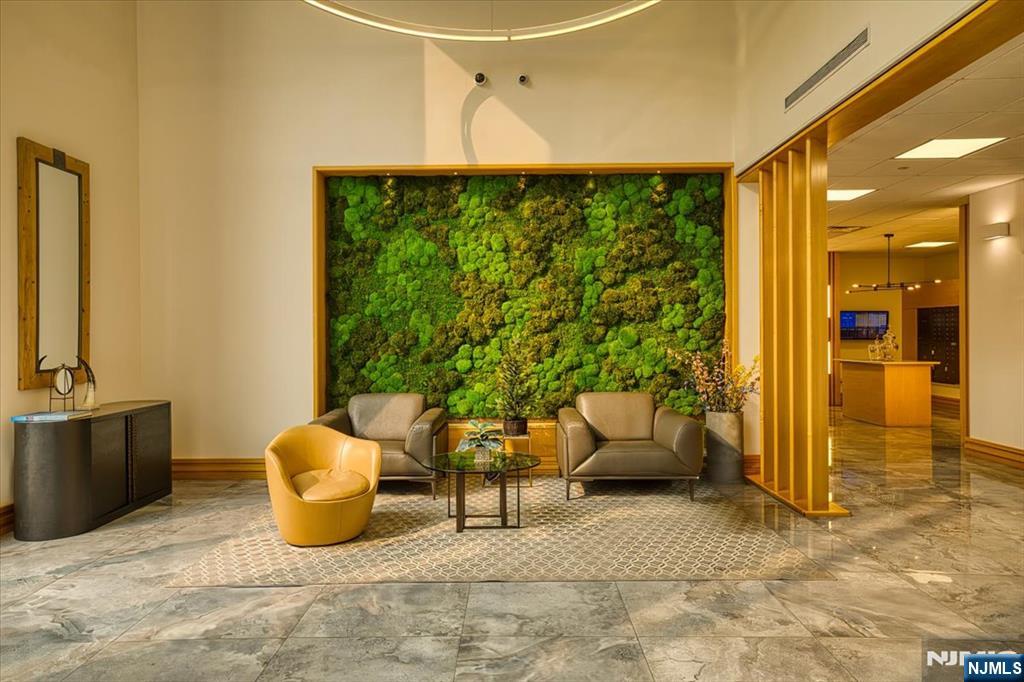 $1,999,000 Condo