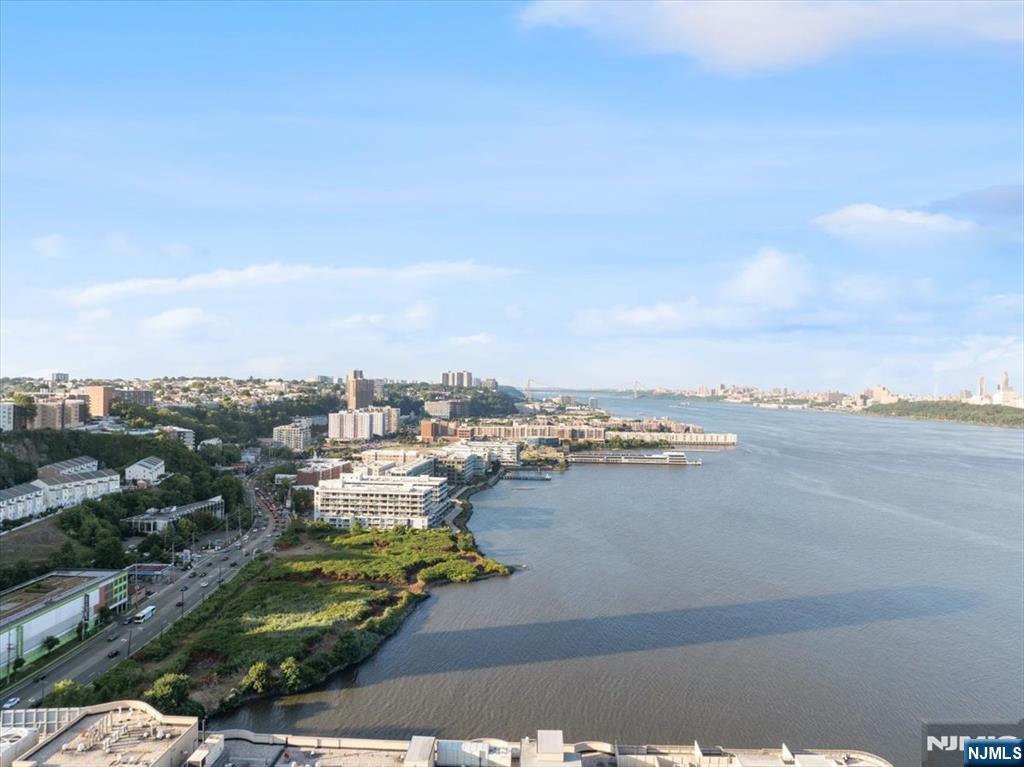 Homes for sale in Edgewater, NJ | 3 Somerset #113, Edgewater, NJ 07020 | MLS# 25028666