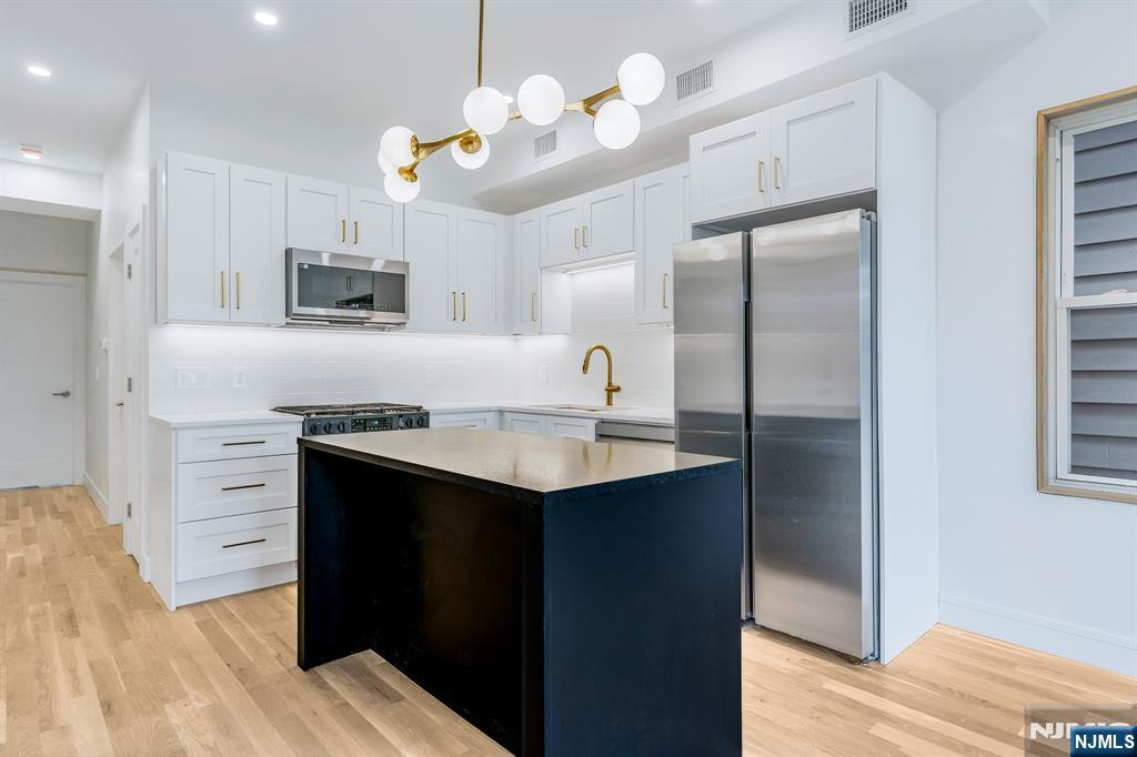 Homes for sale in Weehawken, NJ | 3 Bonn Pl #2, Weehawken, NJ 07086 | MLS# 25028673