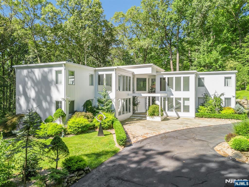 Homes for sale in Bernardsville, NJ | 40 Jockey Hollow Rd, Bernardsville, NJ 07924 | MLS# 25028692