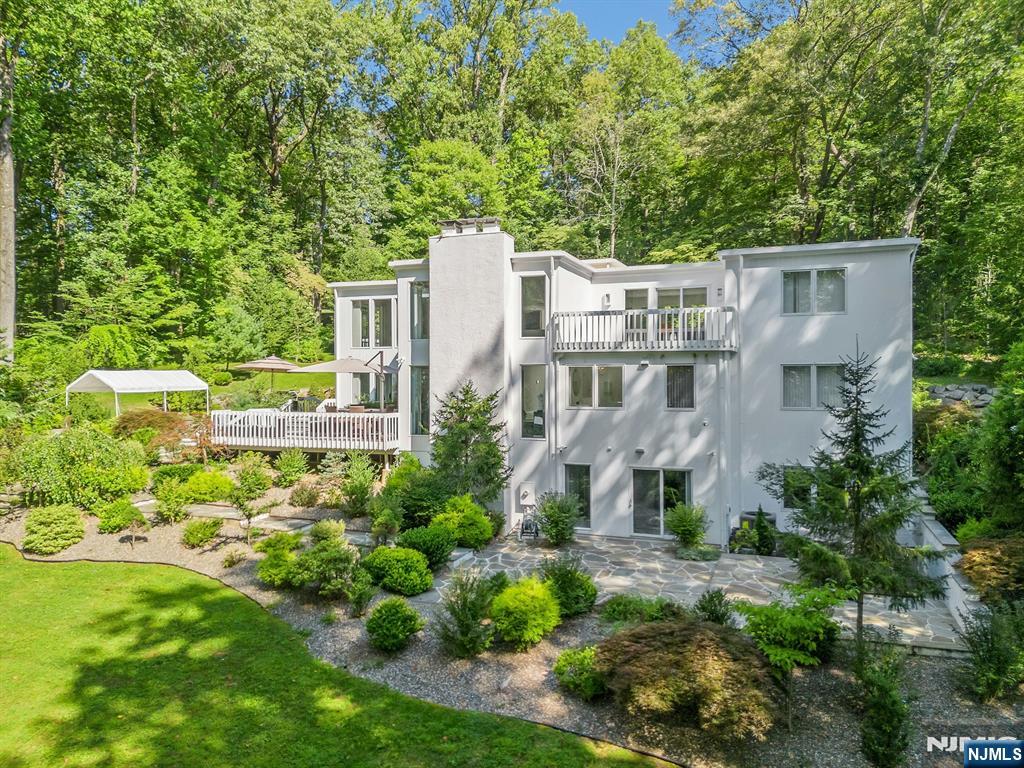 Homes for sale in Bernardsville, NJ | 40 Jockey Hollow Rd, Bernardsville, NJ 07924 | MLS# 25028692