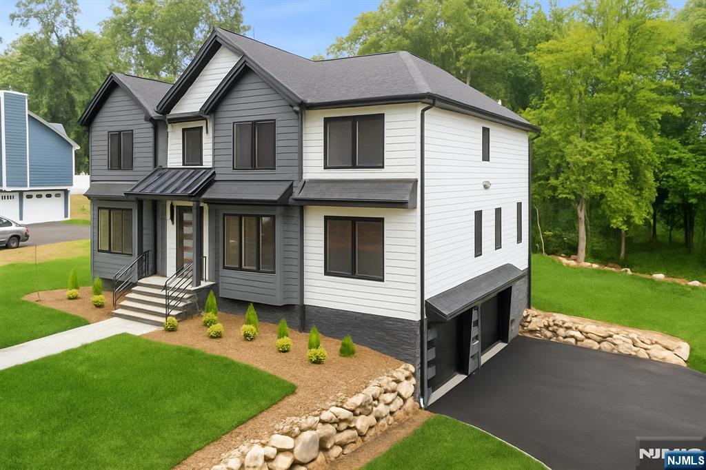 Homes for sale in West Milford, NJ | 11 Eagles Nest Ter, West Milford, NJ 07480 | MLS# 25028764