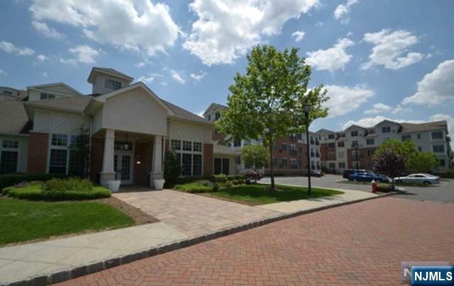 $825,000 Condo