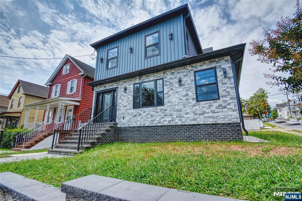 Homes for sale in Ridgefield Park, NJ | 72 Hille Pl, Ridgefield Park, NJ 07660 | MLS# 25028787