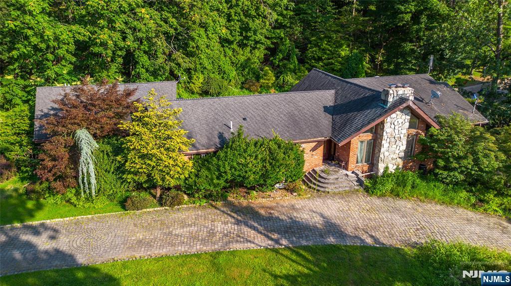 Homes for sale in Warren, NJ | 112 King George Rd, Warren, NJ 07059 | MLS# 25028841