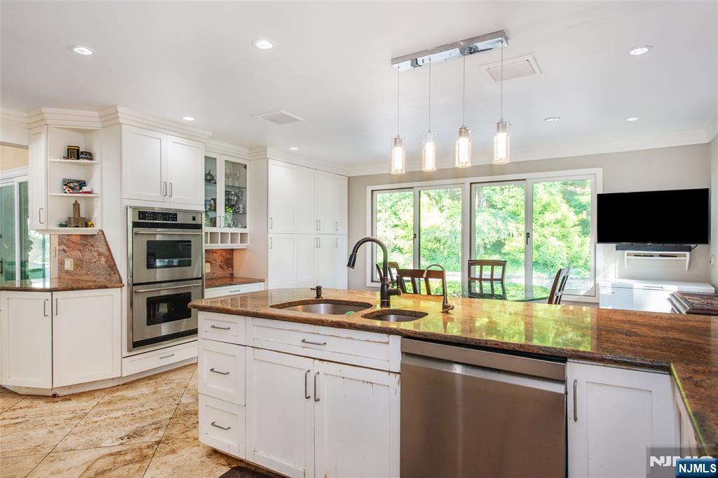 Homes for sale in Warren, NJ | 112 King George Rd, Warren, NJ 07059 | MLS# 25028841