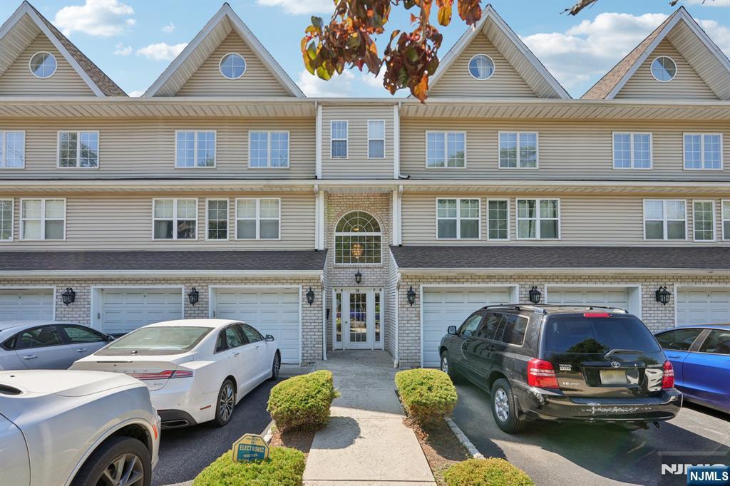 $488,000 Condo