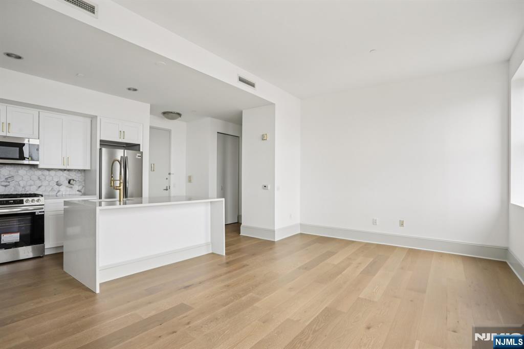 Homes for sale in Jersey City, NJ | 4 Beacon Way #900, Jersey City, NJ 07304 | MLS# 25028890