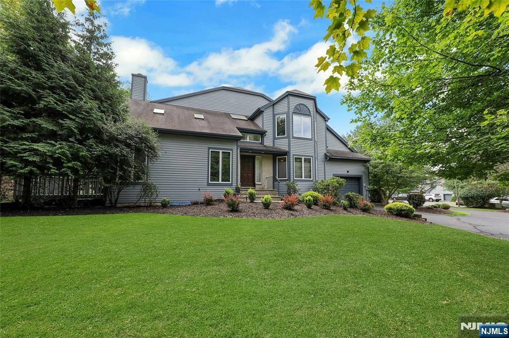 $649,000 Townhouse