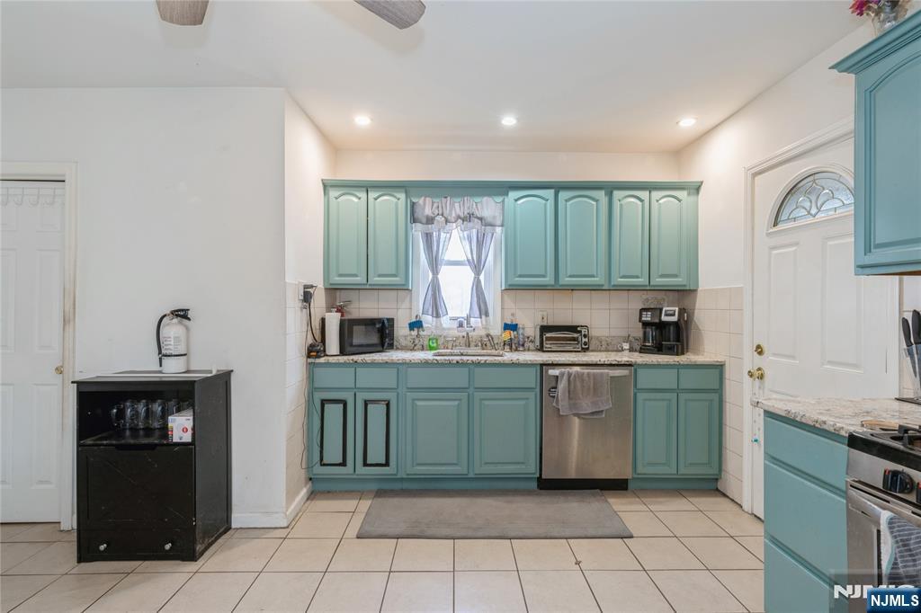 Homes for sale in Orange, NJ | 656 Scotland Rd, Orange, NJ 07050 | MLS# 25028935