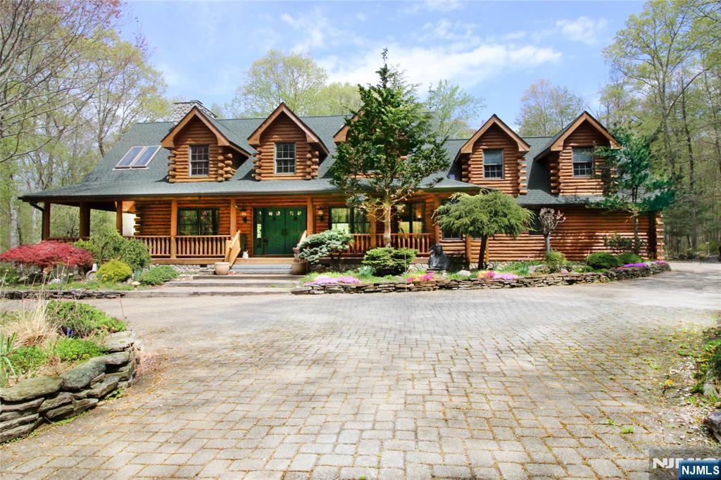 Homes for sale in Newton, NJ | 31 Kent Rd, Newton, NJ 07860 | MLS# 25028941