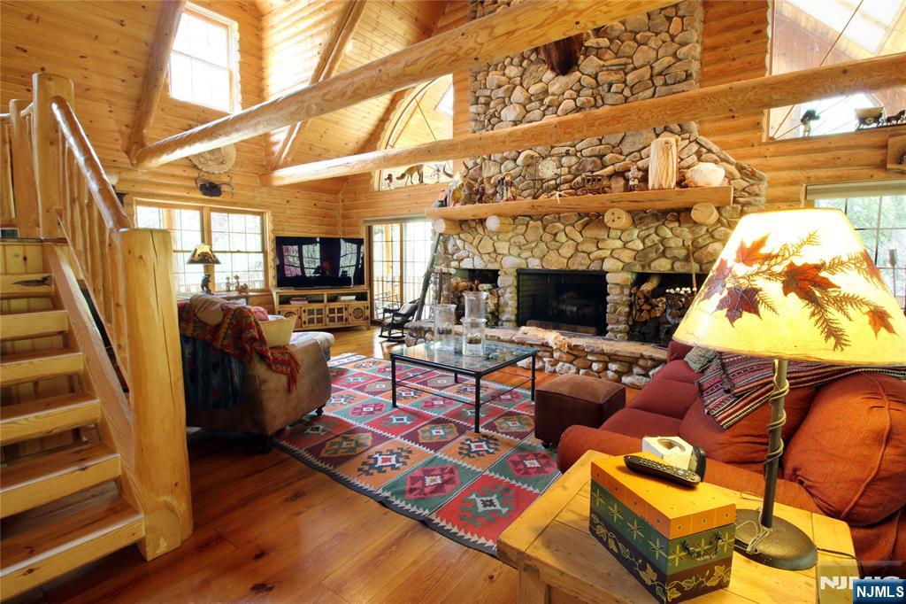 Homes for sale in Newton, NJ | 31 Kent Rd, Newton, NJ 07860 | MLS# 25028941