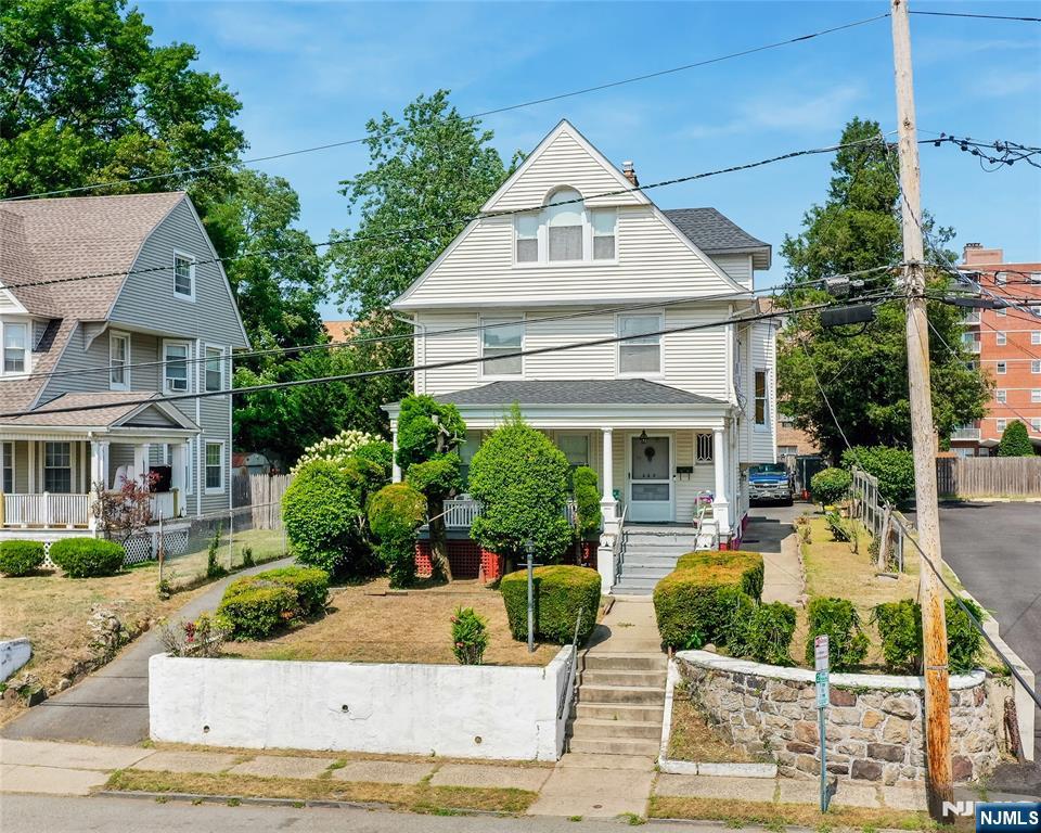 Homes for sale in Hackensack, NJ | 240 Hamilton Pl, Hackensack, NJ 07601 | MLS# 25028949