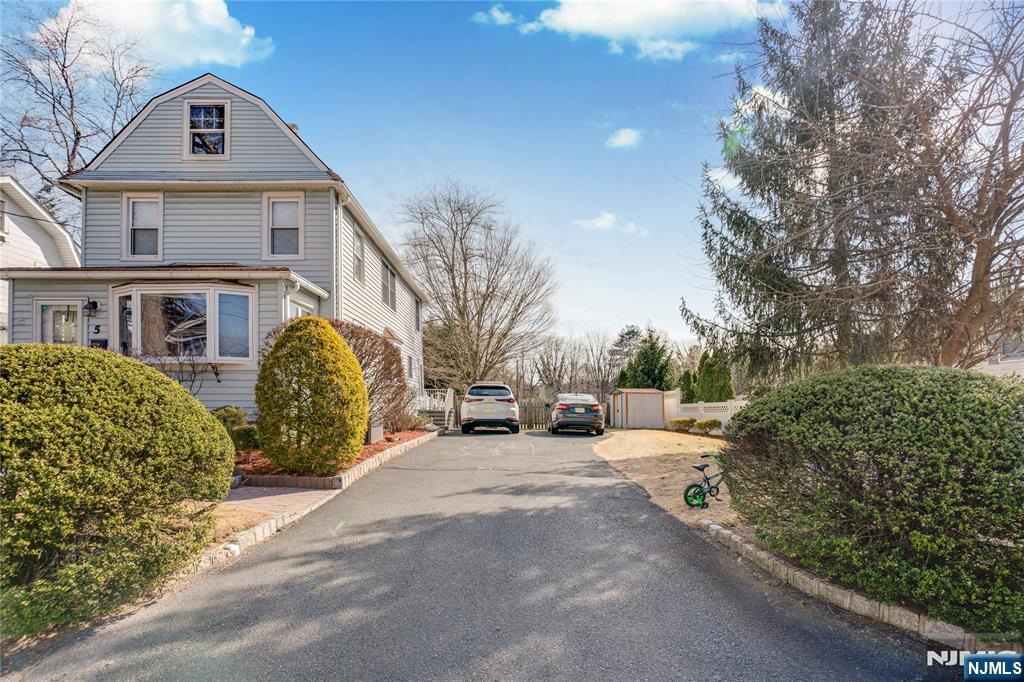 Homes for sale in Dumont, NJ | 5 Lawrence Ave, Dumont, NJ 07628 | MLS# 25028975