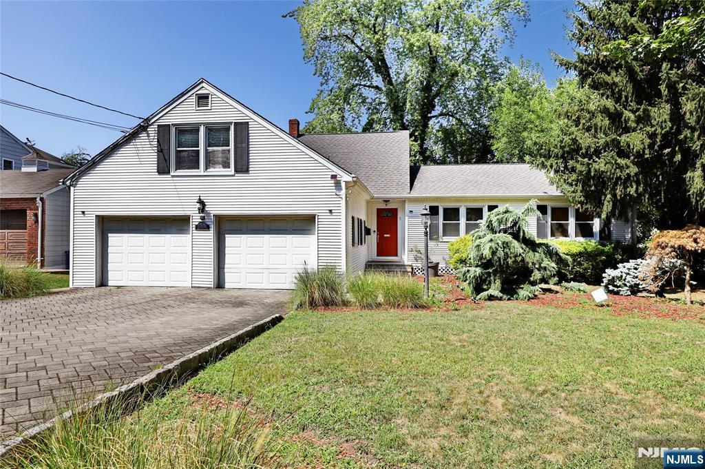 Homes for sale in Dumont, NJ | 5 Campi Ct, Dumont, NJ 07628 | MLS# 25028990