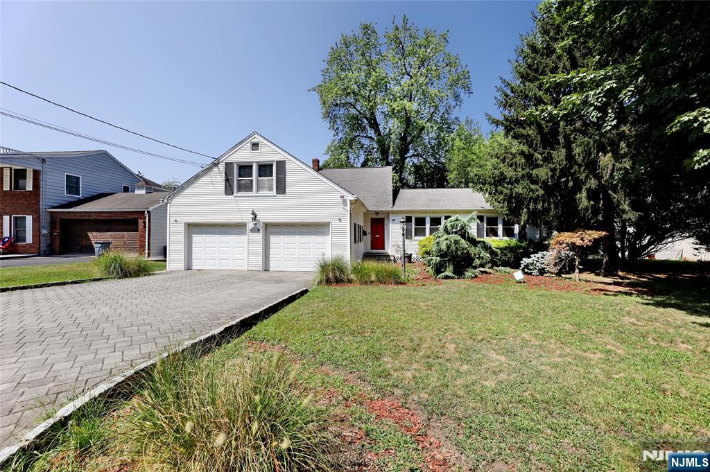 Homes for sale in Dumont, NJ | 5 Campi Ct, Dumont, NJ 07628 | MLS# 25028990