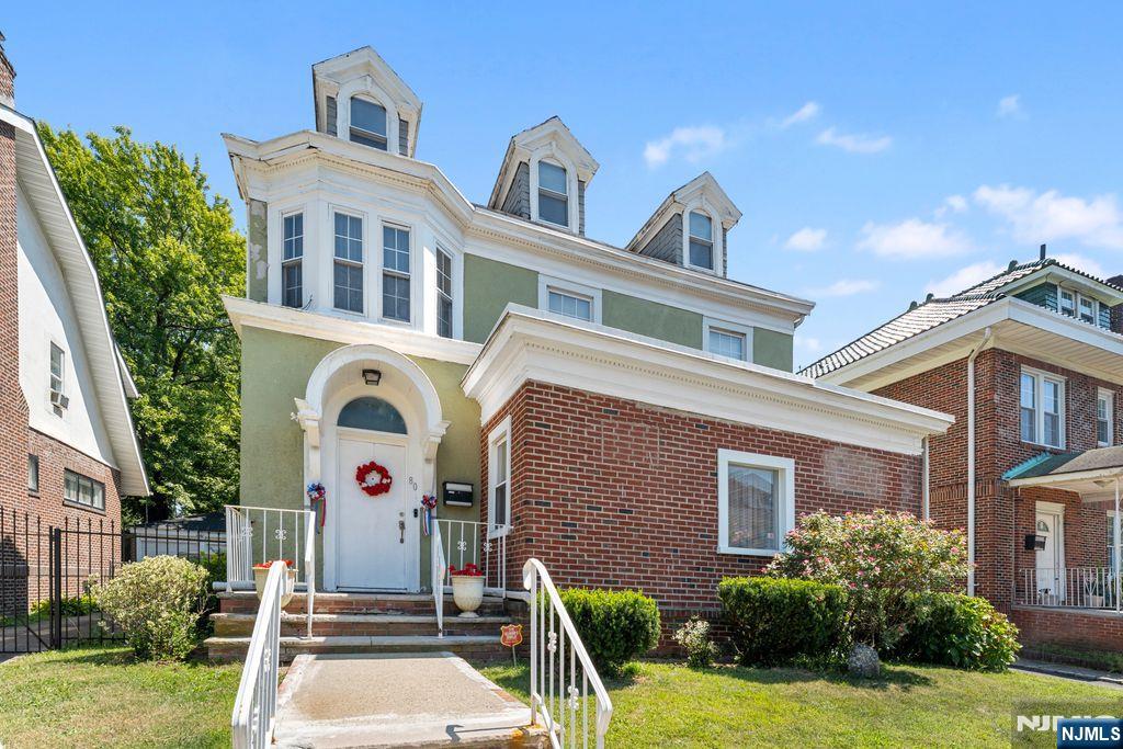 $549,999 Colonial