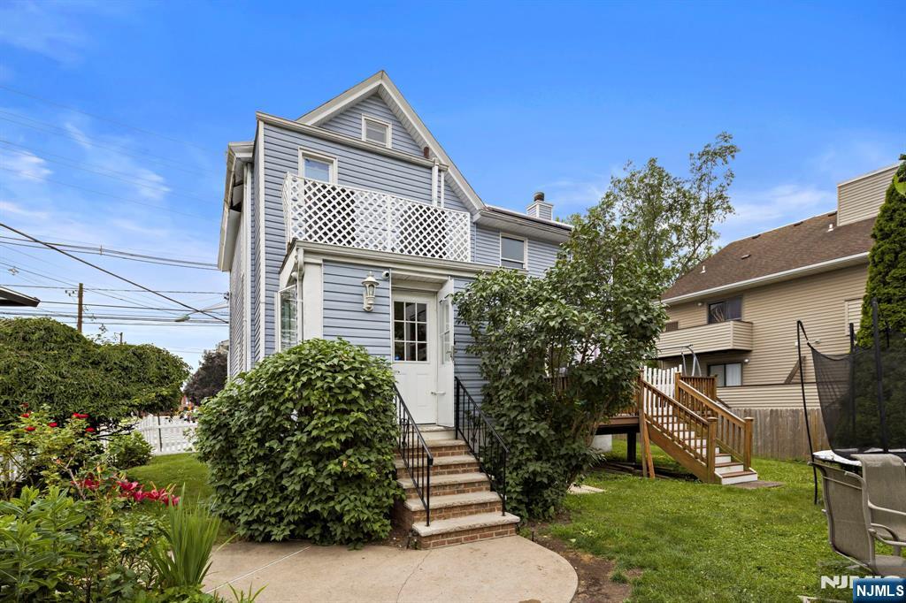 Homes for sale in Little Ferry, NJ | 89 Liberty St, Little Ferry, NJ 07643 | MLS# 25029027