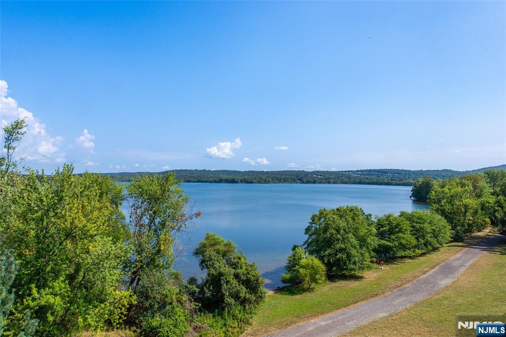 Homes for sale in Wayne, NJ | 1360 Hamburg Turnpike #708, Wayne, NJ 07470 | MLS# 25029085