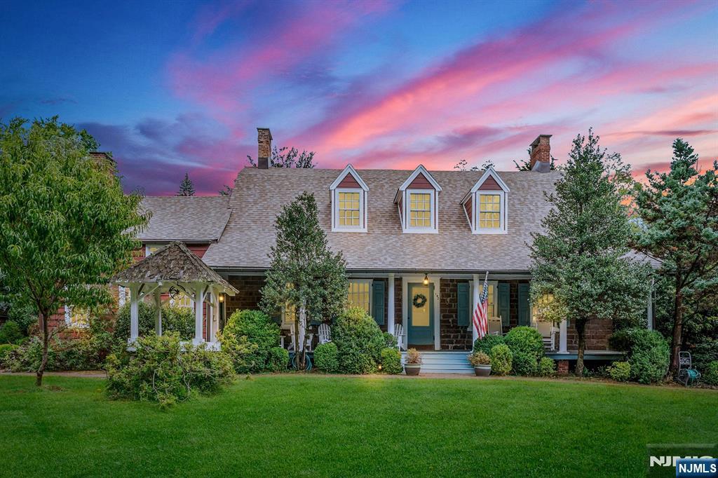 Homes for sale in Park Ridge, NJ | 142 Pascack Rd, Park Ridge, NJ 07656 | MLS# 25029107