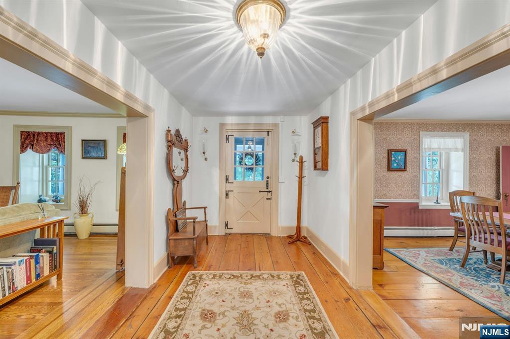 Homes for sale in Park Ridge, NJ | 142 Pascack Rd, Park Ridge, NJ 07656 | MLS# 25029107