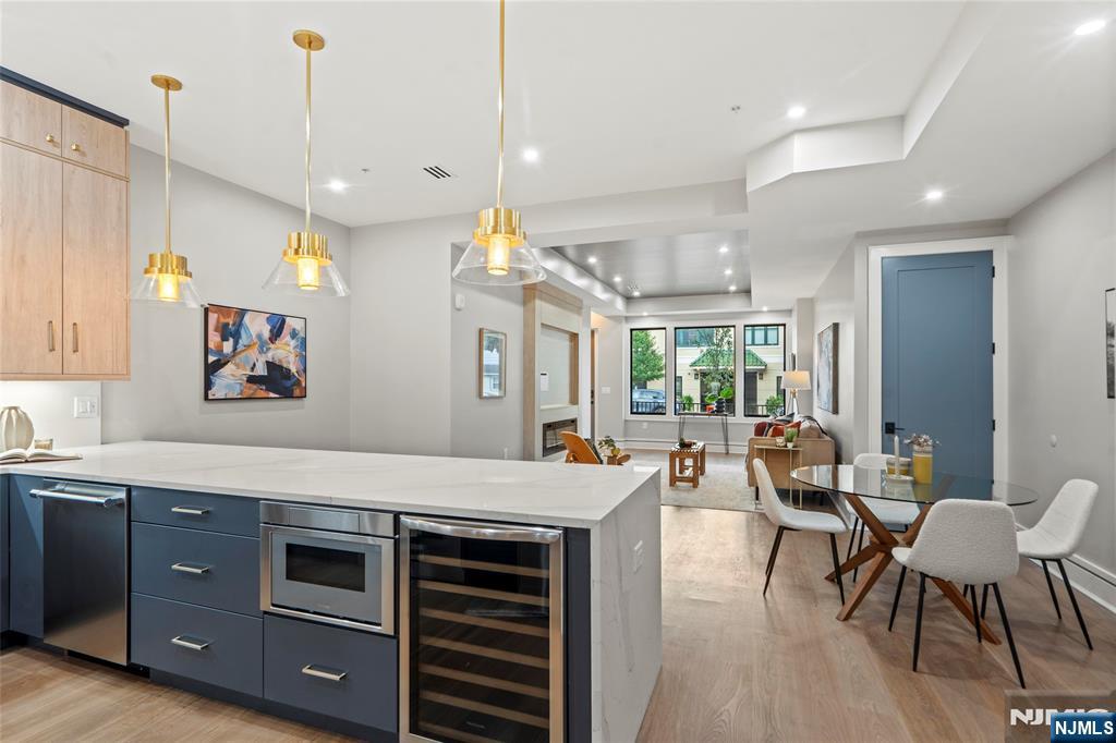 $1,195,000 Condo