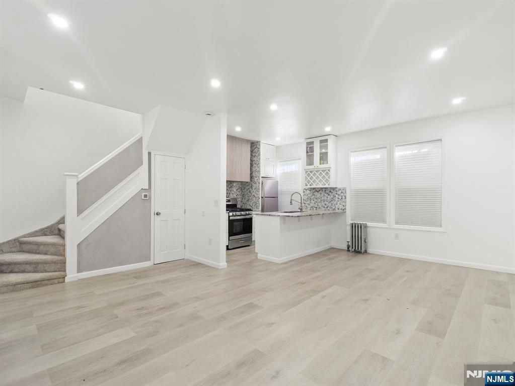$480,000 Bi-Level