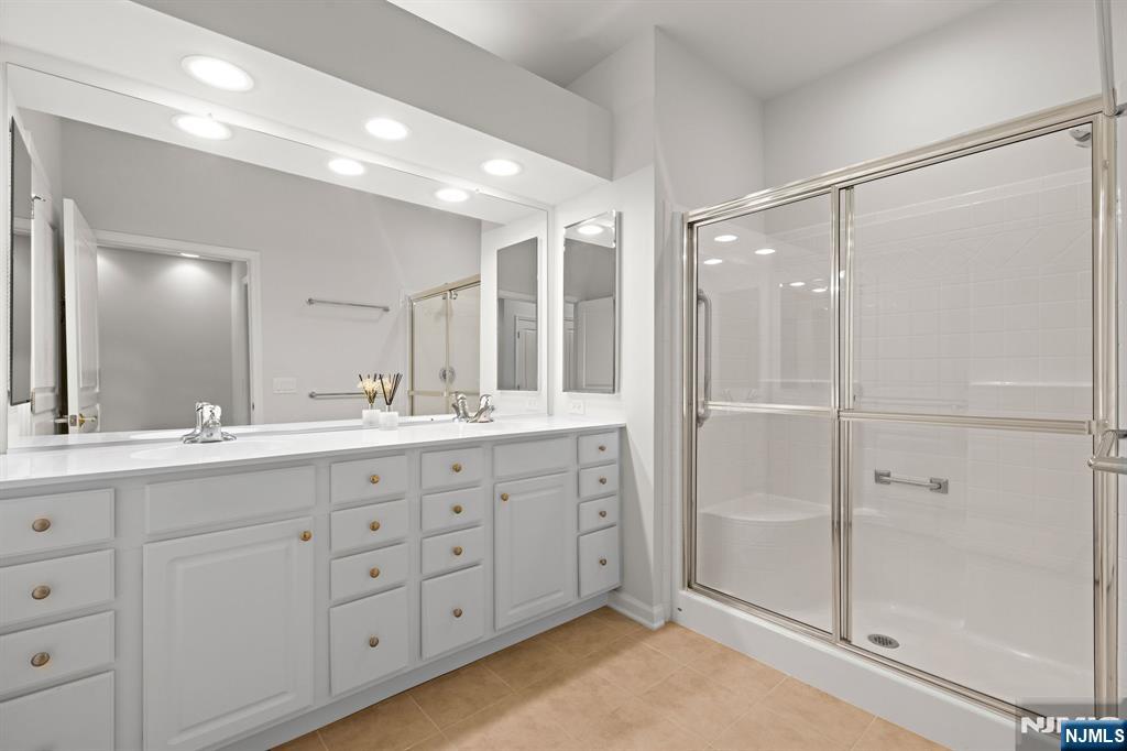 Homes for sale in Wanaque, NJ | 9312 Warrens Way, Wanaque, NJ 07465 | MLS# 25029138