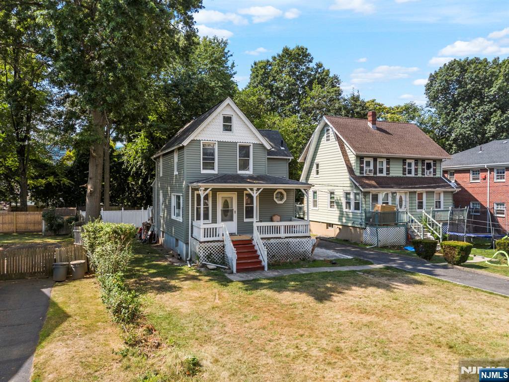 $499,999 Colonial