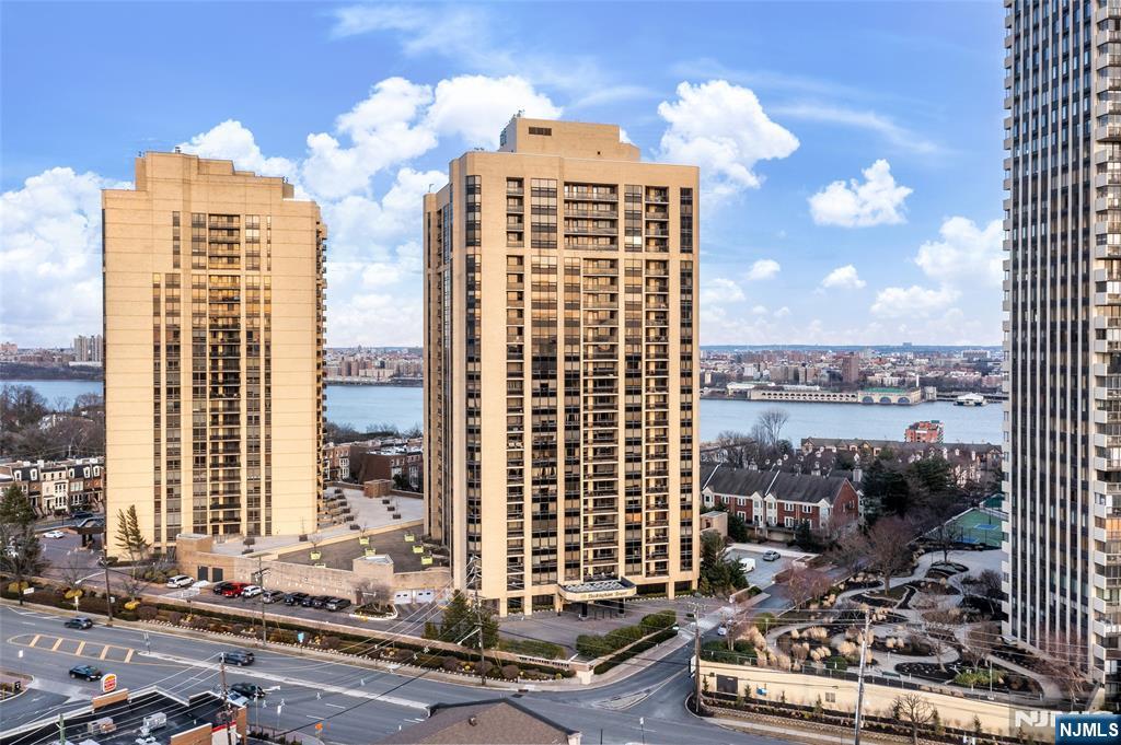$450,000 Condo