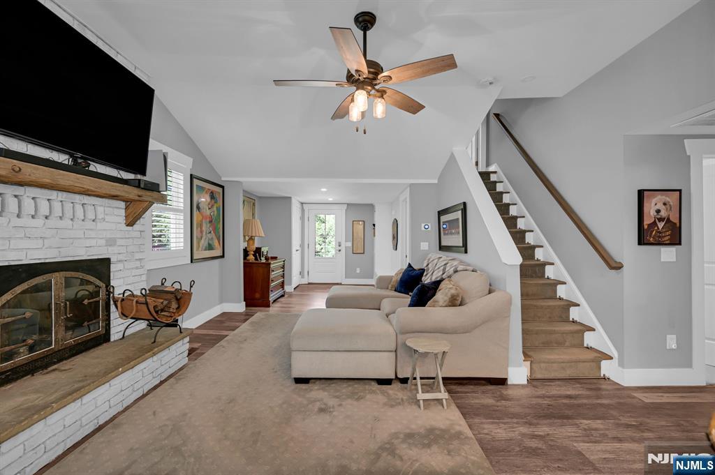 ユタッキーページ MLS Number 25029181 - 3 bed,2 bath, Residential Property for