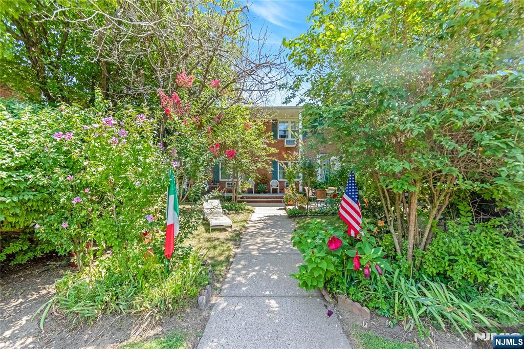 Homes for sale in Wayne, NJ | 1120 Valley Rd #1B, Wayne, NJ 07470 | MLS# 25029185