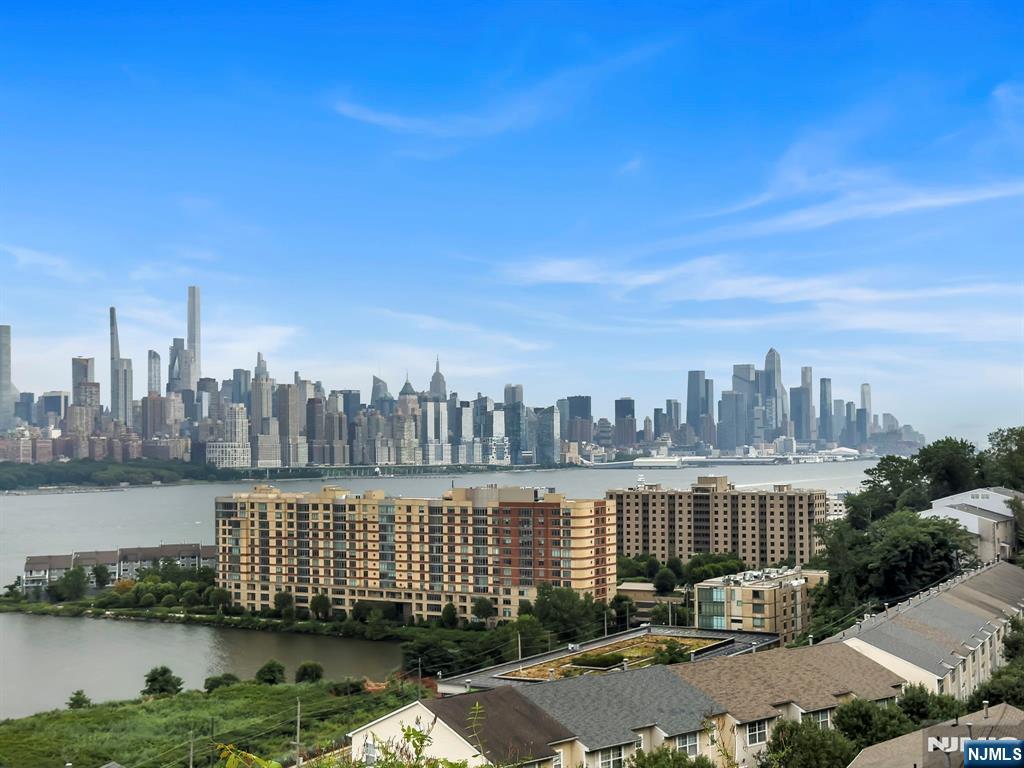 Homes for sale in North Bergen, NJ | 8450 Boulevard E #1E, North Bergen, NJ 07047 | MLS# 25029196