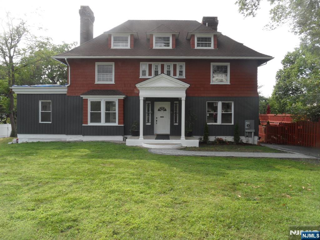 $799,000 Colonial